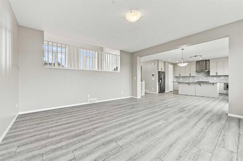 142 Yorkstone Way SW, Yorkville — interior photo
