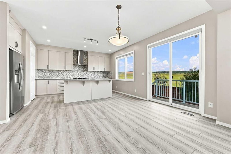 142 Yorkstone Way SW, Yorkville — interior photo 5