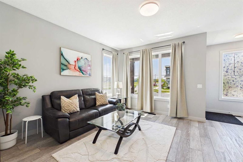 182 Rowley Gate NW, Haskayne — interior photo 7