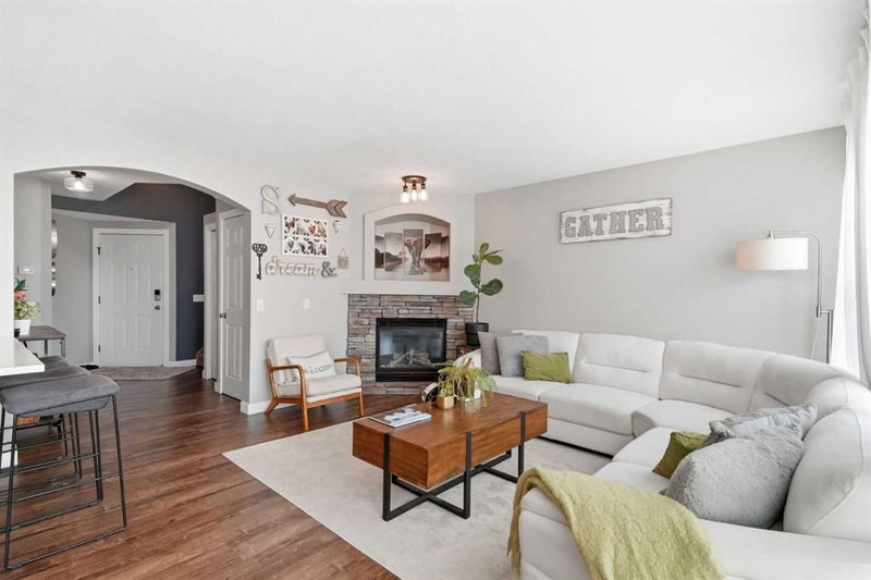138 Somerglen Common SW, Somerset — interior photo