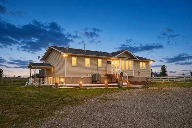 270092 Glenmore Trail
