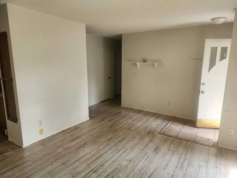 2408 23 Avenue SW, Richmond — interior photo 5
