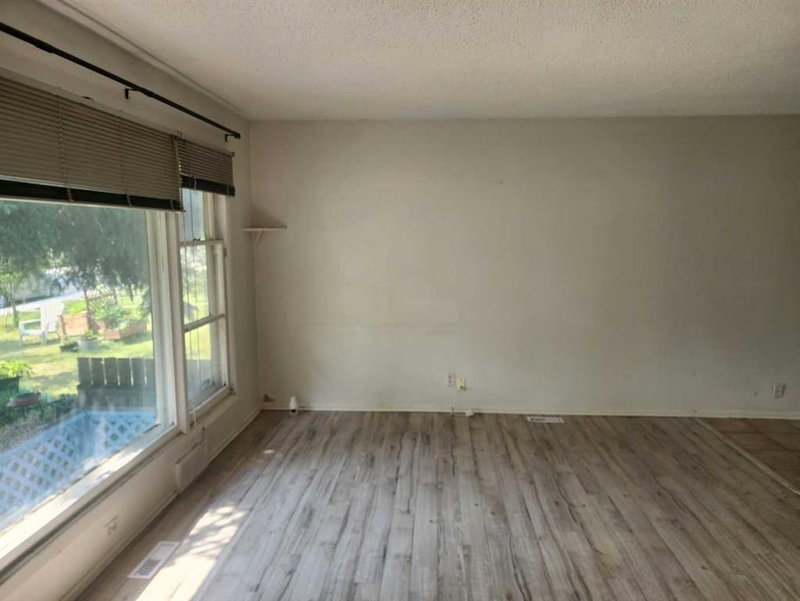 2408 23 Avenue SW, Richmond — interior photo 6