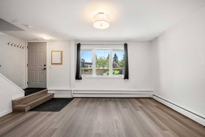 40, 3809 45 Street SW, Glenbrook — interior photo 5