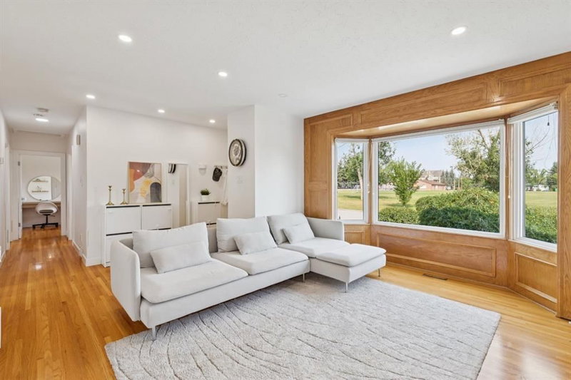 4927 10 Avenue SW, Westgate — interior photo