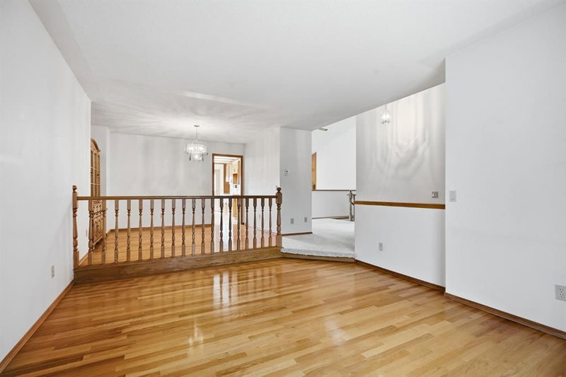 37 Edgeview Road NW, Edgemont — interior photo 7