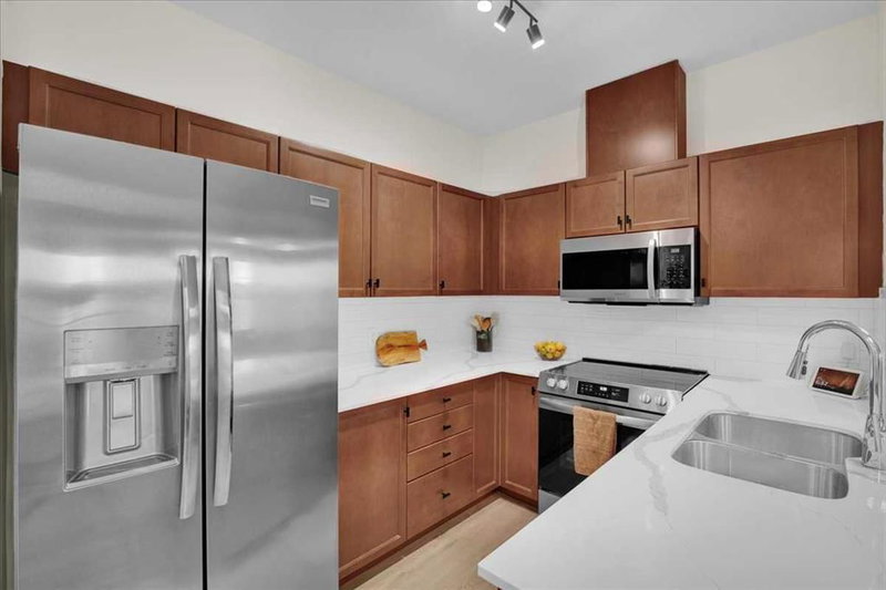4410, 92 Crystal Shores Road, Crystal Shores — interior photo 5