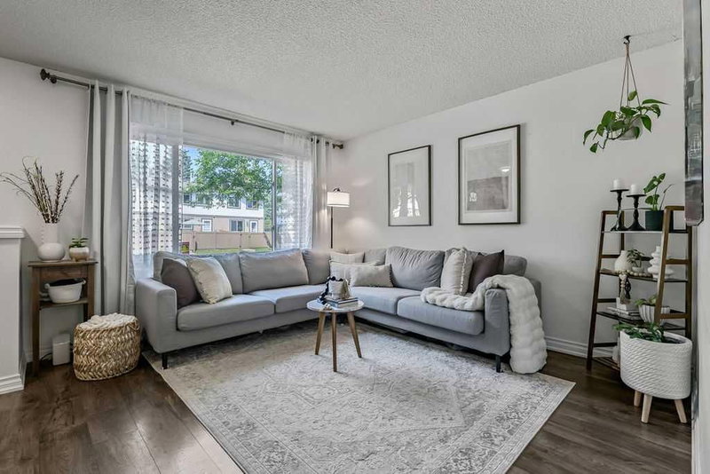 161 Woodborough Terrace SW, Woodbine — interior photo