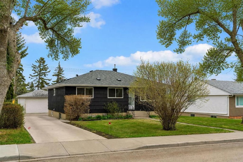 254 Hendon Drive NW, Highwood — photo 3