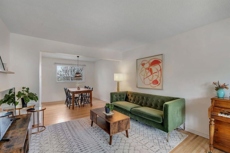 254 Hendon Drive NW, Highwood — interior photo 7