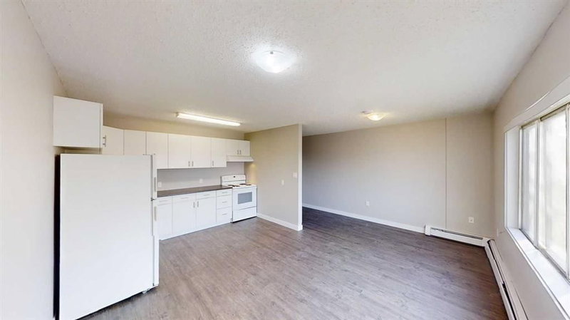 302 - 9926 105 Avenue
