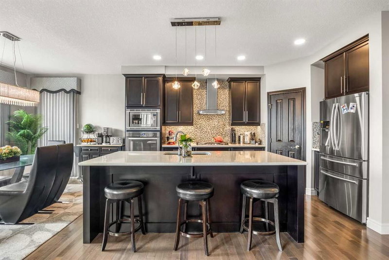 183 Aspen Acres Manor SW, Aspen Woods — interior photo 5