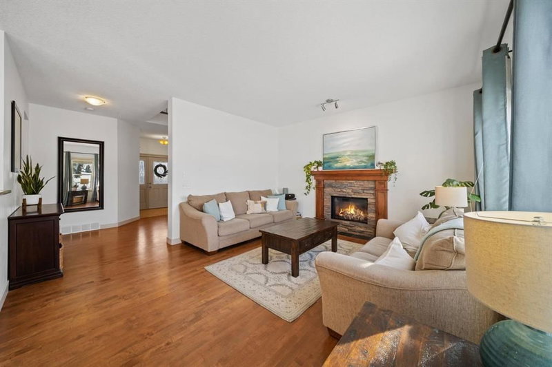141 Crystal Green Drive, Crystal Green — interior photo 5