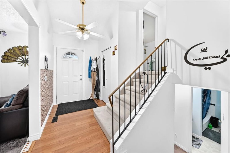 983 Rundlecairn Way NE, Rundle — photo 2