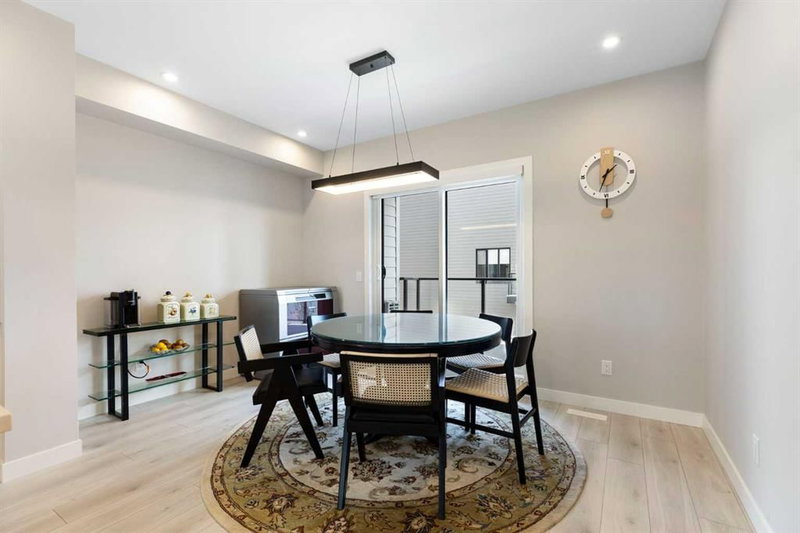 830 81 Street SW, West Springs — interior photo 7