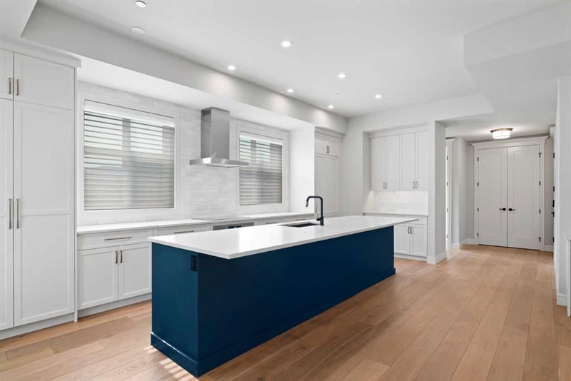 203, 275 Lebel Crescent NW, University District — interior photo