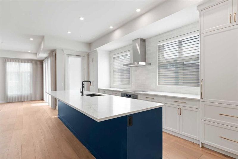 203, 275 Lebel Crescent NW, University District — interior photo 5