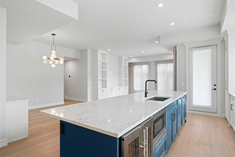 203, 275 Lebel Crescent NW, University District — interior photo 6