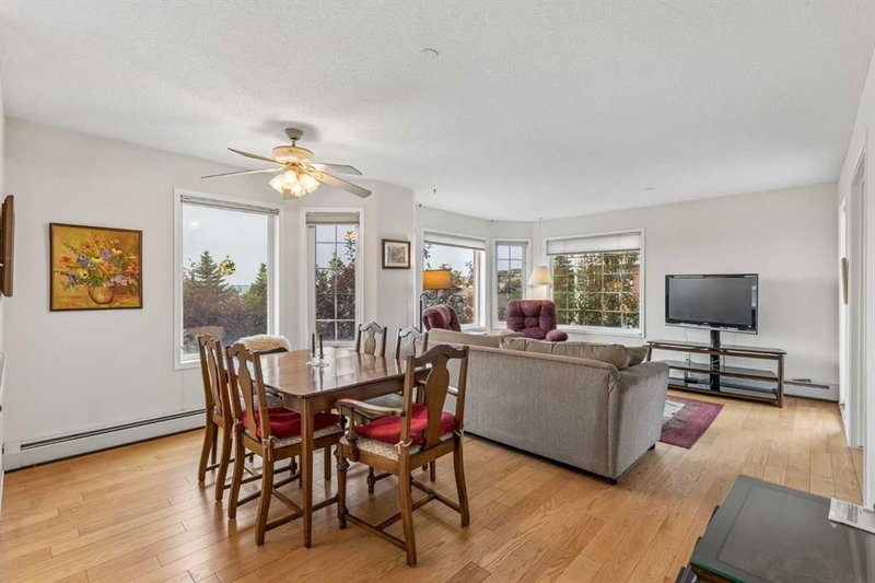 1203, 1203 Sienna Park Green SW, Signal Hill — interior photo