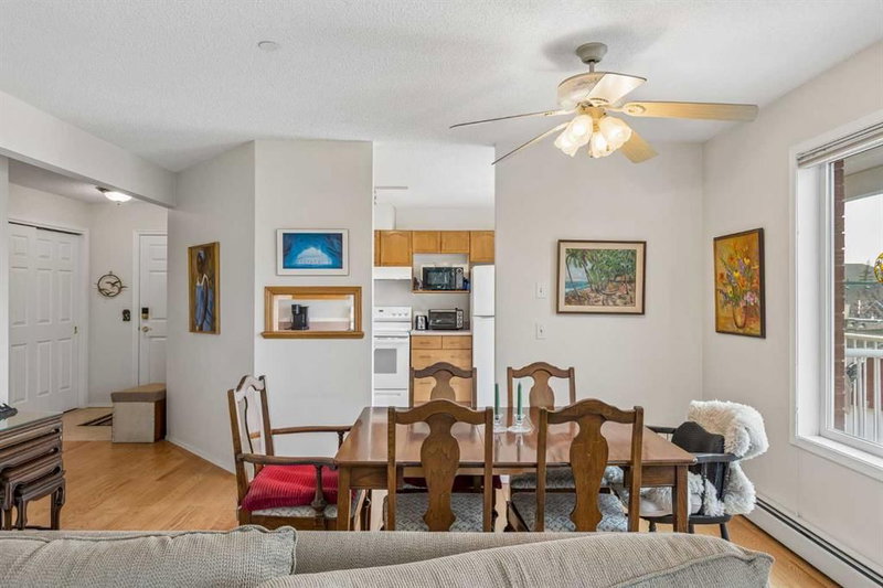 1203, 1203 Sienna Park Green SW, Signal Hill — interior photo 6