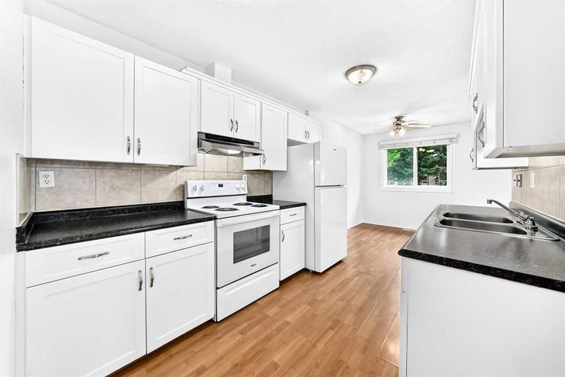 28 Woodland Drive