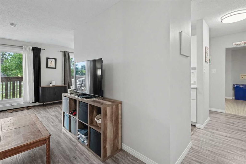 811, 11620 Elbow Drive SW, Canyon Meadows — interior photo 6