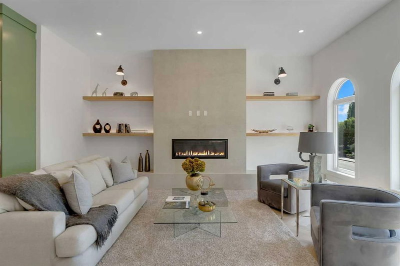 2220 8 Street NE, Winston Heights/Mountview — interior photo 5