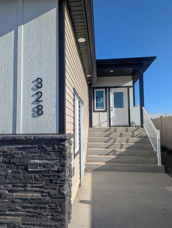 328 Somerside Road SE