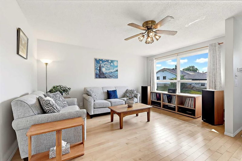40 River Valley Crescent SE, Riverbend — interior photo 7