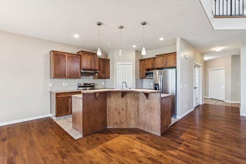 91 St Moritz Terrace SW, Springbank Hill — interior photo 6