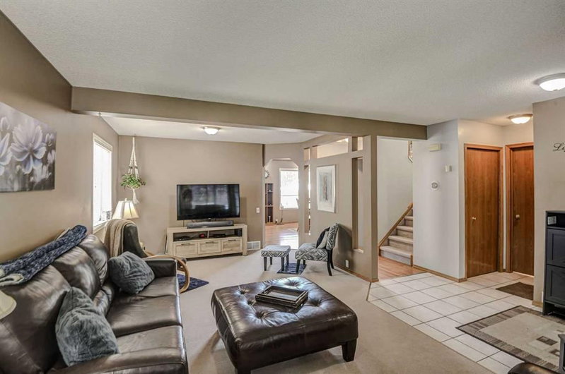 124 Del Ray Close NE, Monterey Park — interior photo 6