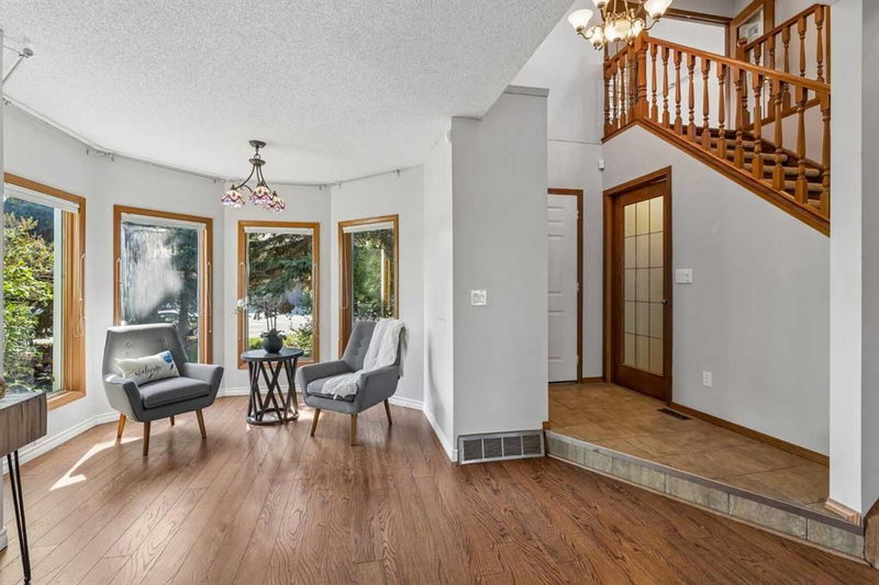 728 Shawnee Drive SW, Shawnee Slopes — interior photo