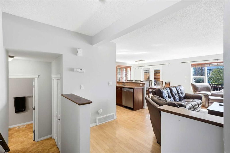 78 Cougar Plateau Way SW, Cougar Ridge — interior photo 5