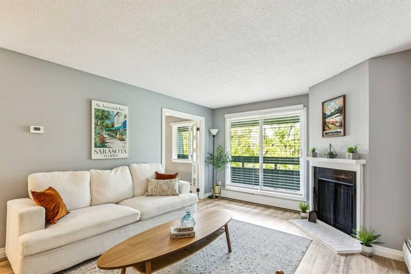 8302, 315 Southampton Drive SW, Southwood — interior photo