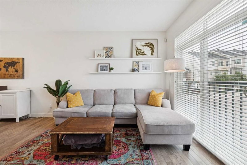 206 Nolanfield Villas NW, Nolan Hill — interior photo 5