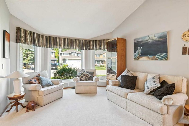 124 Schubert Hill NW, Scenic Acres — interior photo