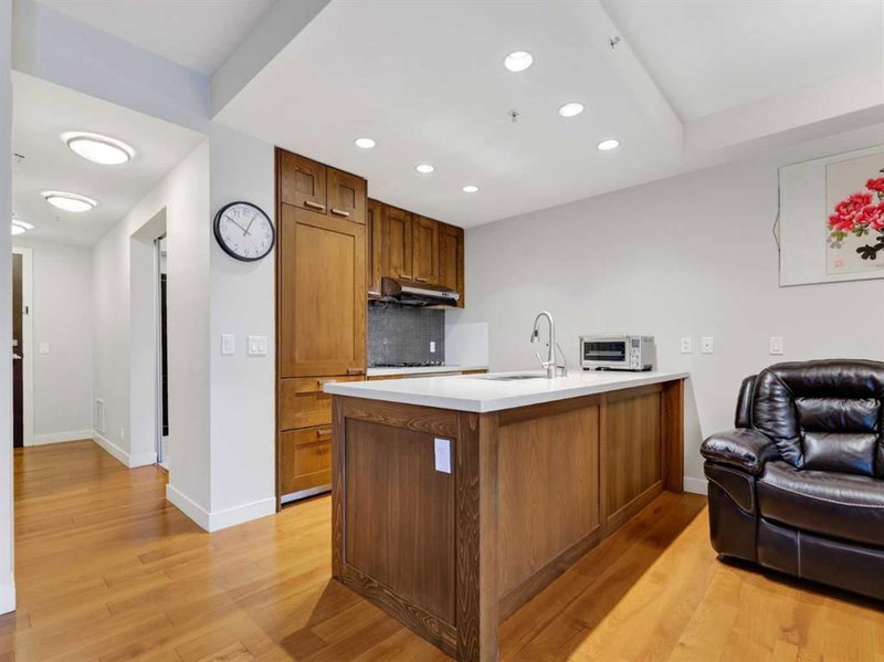 511, 222 Riverfront Avenue SW, Chinatown — interior photo 6