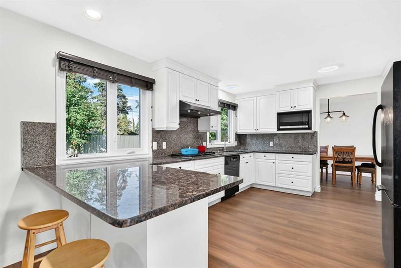 1220 73 Avenue SW, Kelvin Grove — interior photo 6