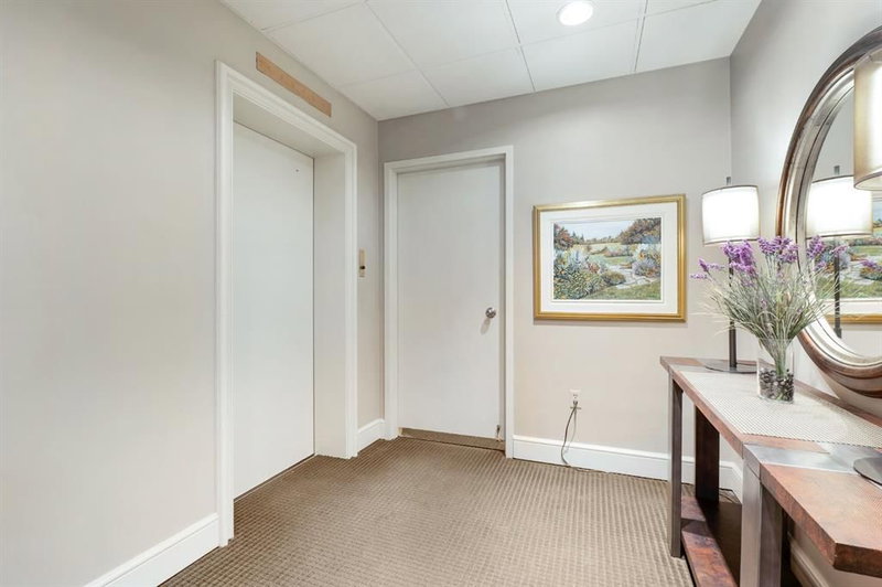 4N, 222 Eagle Ridge Drive SW, Eagle Ridge — interior photo 7
