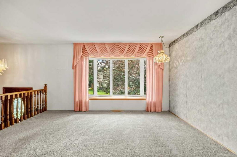 4515 Norquay Drive NW, North Haven — interior photo 5