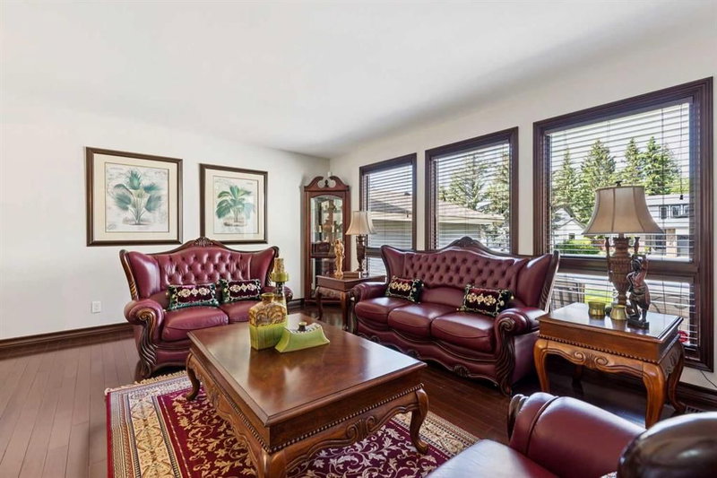 223 Pump Hill Crescent, Pump Hill — interior photo 5