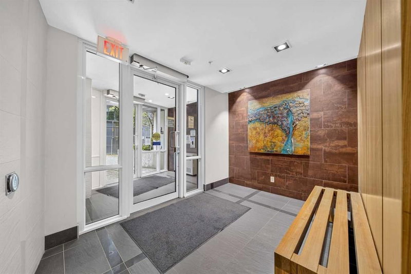 615 Confluence Way SE, Downtown East Village — interior photo