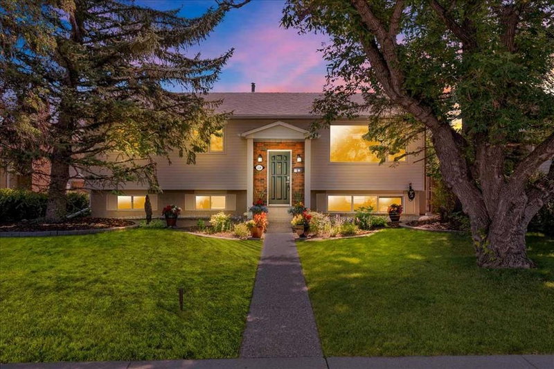 228 Nottingham Road NW, Calgary, Alberta