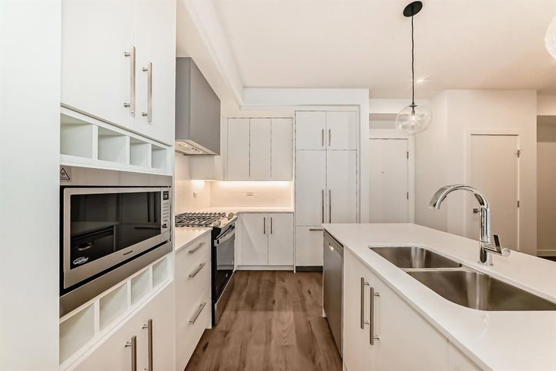 205, 8370 Broadcast Avenue SW, West Springs — interior photo 5