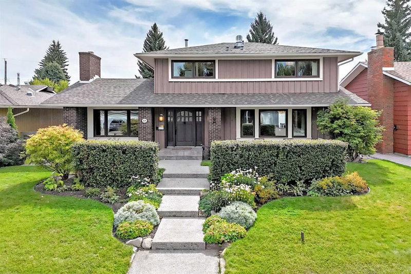 819 Parkwood Drive SE