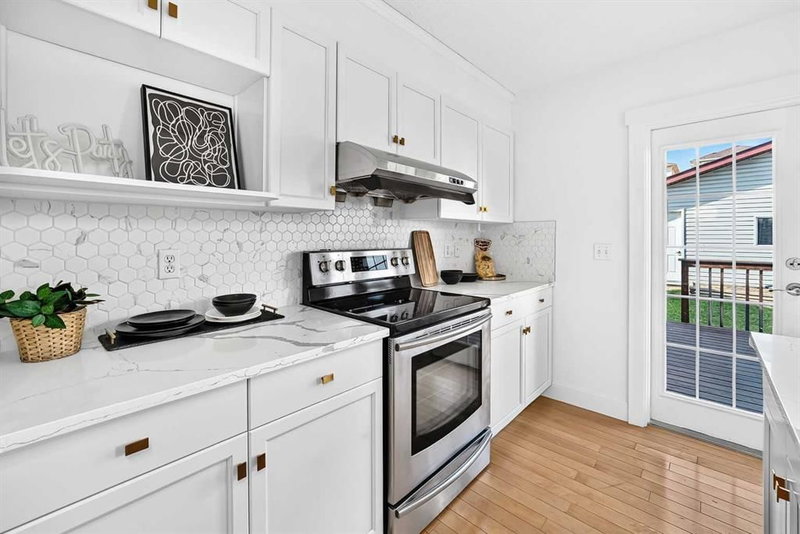 187 Arbour Meadows Close NW, Arbour Lake — interior photo