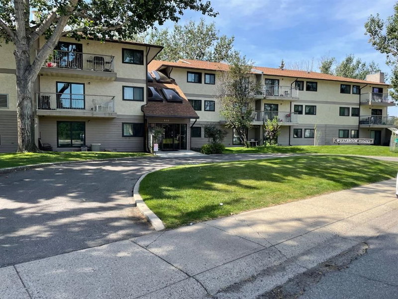 207 - 855 Columbia Boulevard W