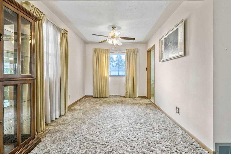 3335 38 Street SW, Glenbrook — interior photo 6