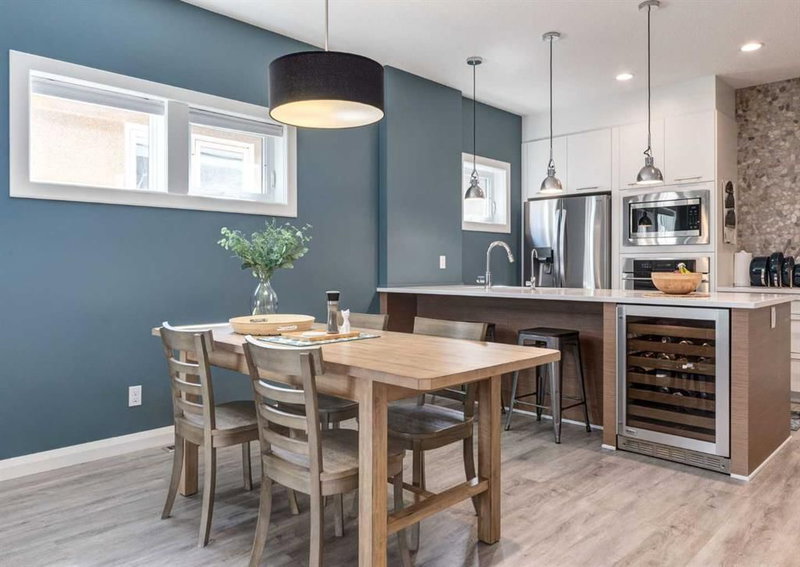 1, 2427 2 Avenue NW, West Hillhurst — interior photo 5