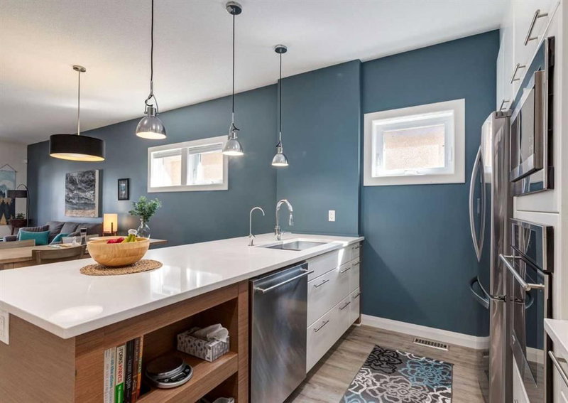 1, 2427 2 Avenue NW, West Hillhurst — interior photo 7